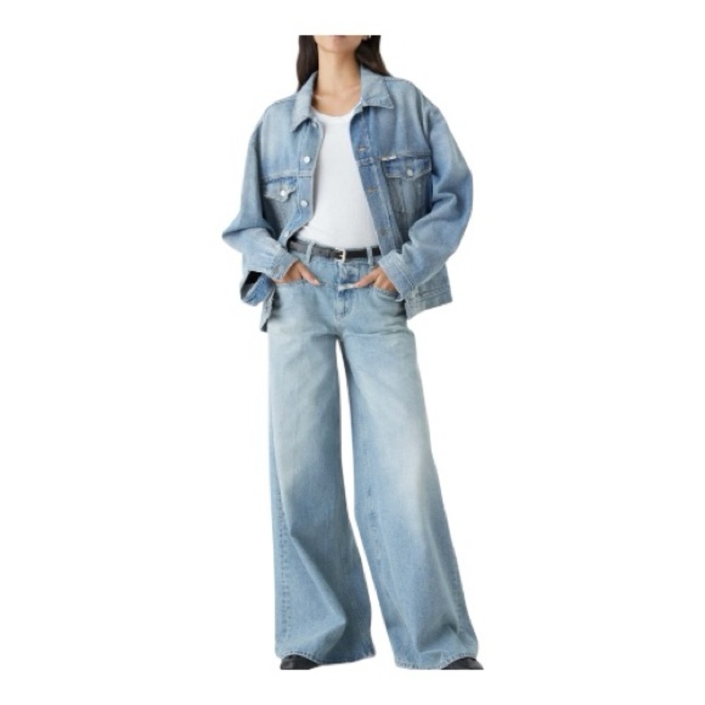 Closed Flared-X Light Blue Flare Jeans